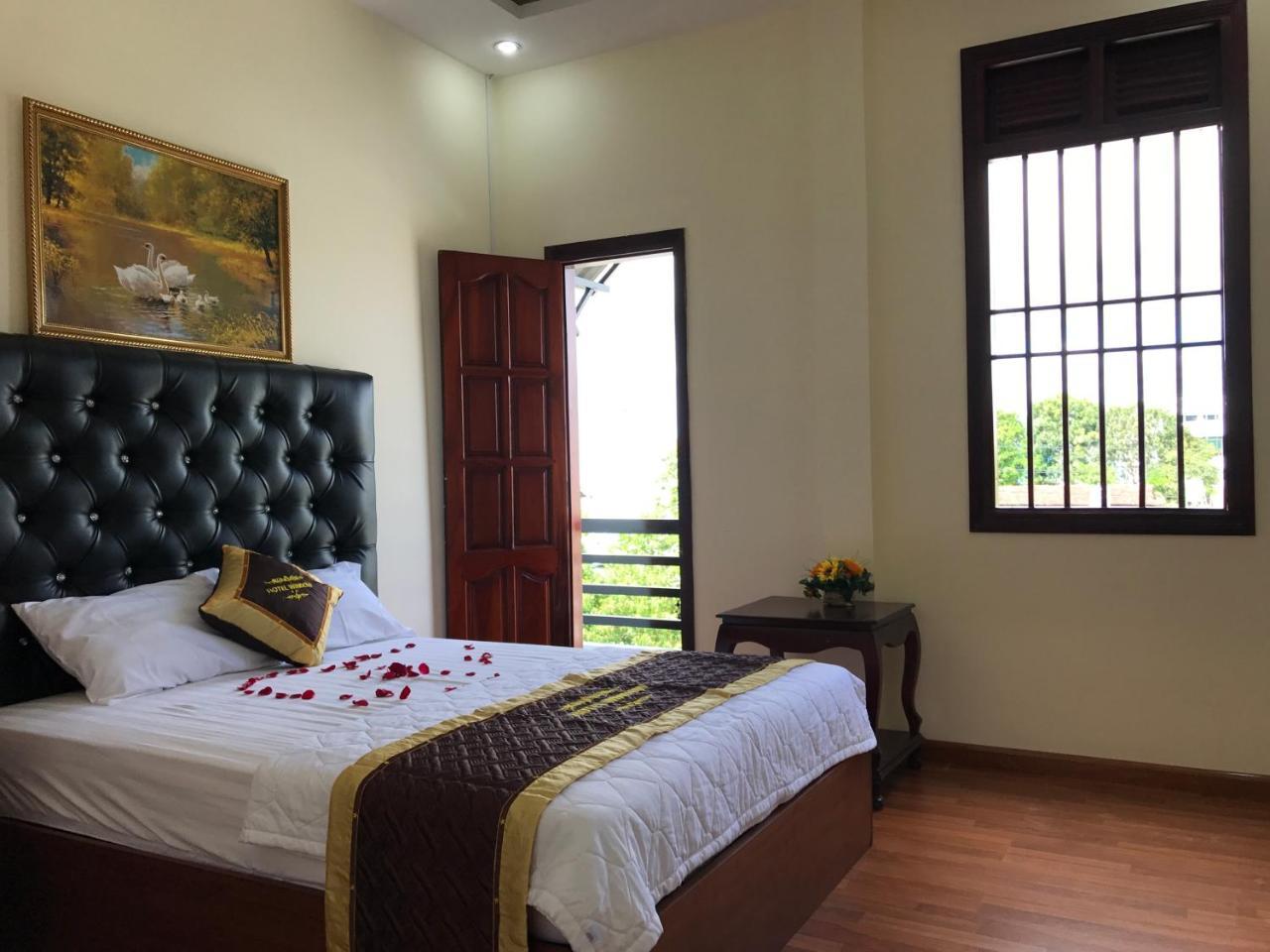 Window 2 Hotel Kon Tum Exterior photo